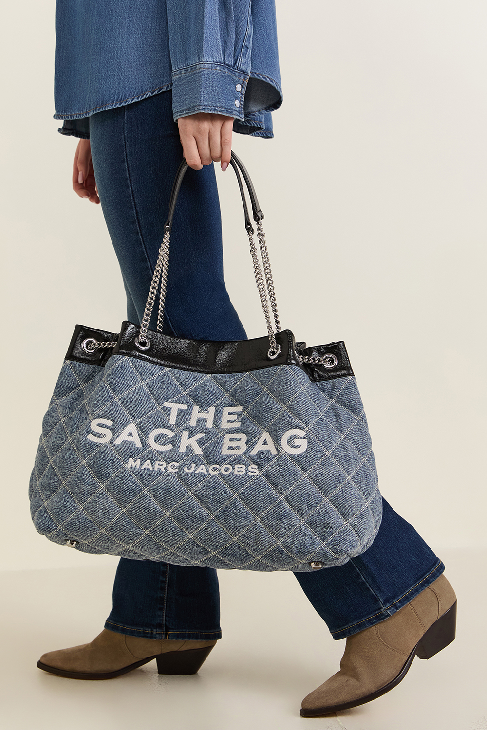 תמונת כל הלוק של תיק צ''ין ג'ינס לארג'